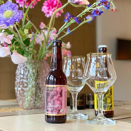 B&B Bierbrouwerij het Klavertje Dokkum Buitenkant foto